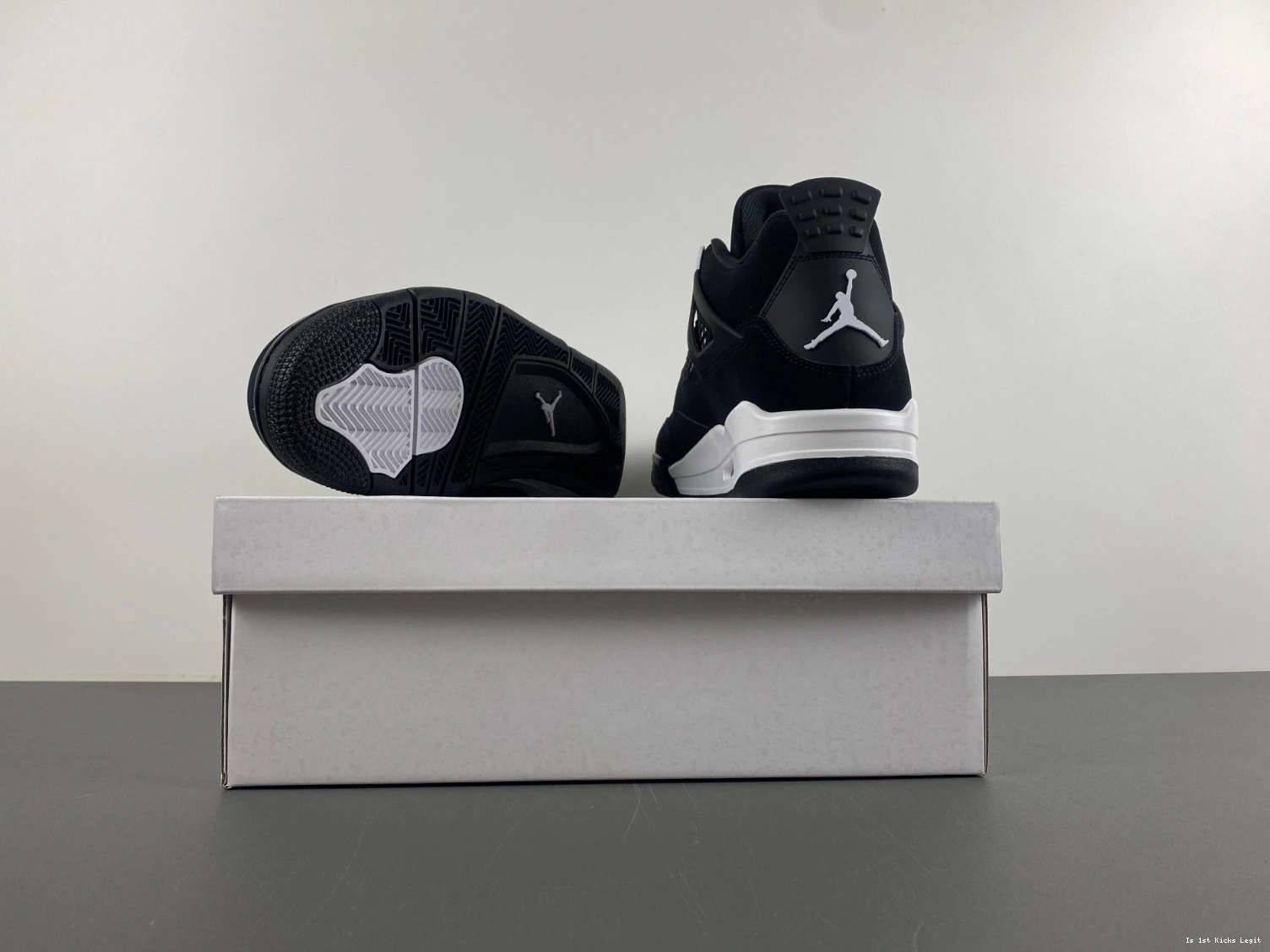 4 THUNDER JORDAN AIR RETRO FQ8138-001 'WHITE 0524